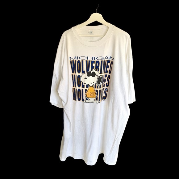 Vintage Tops - Vintage 1971 Snoopy Schulz Michigan Wolverines Sleep Shirt One Size Distressed
